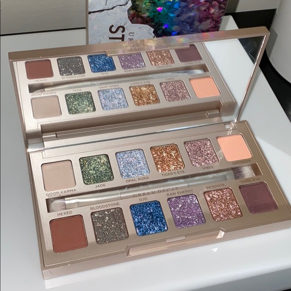 Urban Decay Stoned Vibes Eyeshadow Palette - Picture 5 of 10